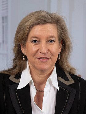 Portraitfoto Carola Krug-Haselbach Carola Krug-Haselbach