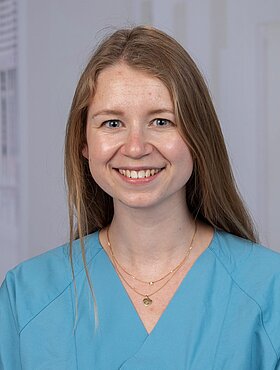 Dr. Anna Hackemann