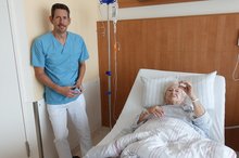 Dr. Koeth und Patientin