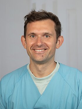 Dr. Marcel  Larisch