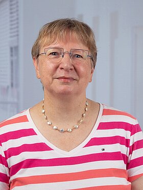 Portraitfoto Dr. Barbara Heil Dr. Barbara Heil